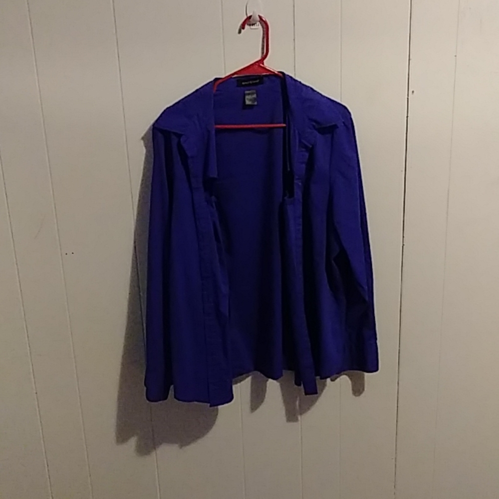 Long sleeved shirts